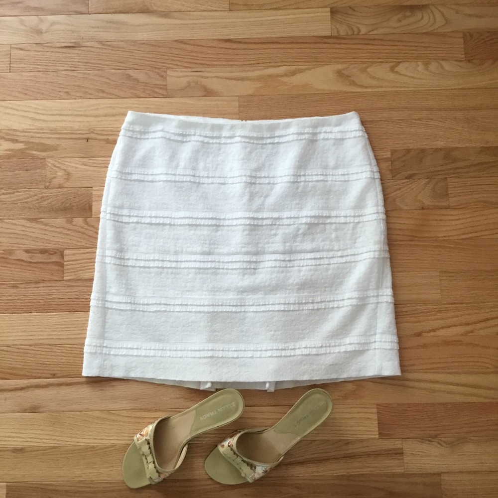 Beautiful white skirt. Saks 5th Avenue black label